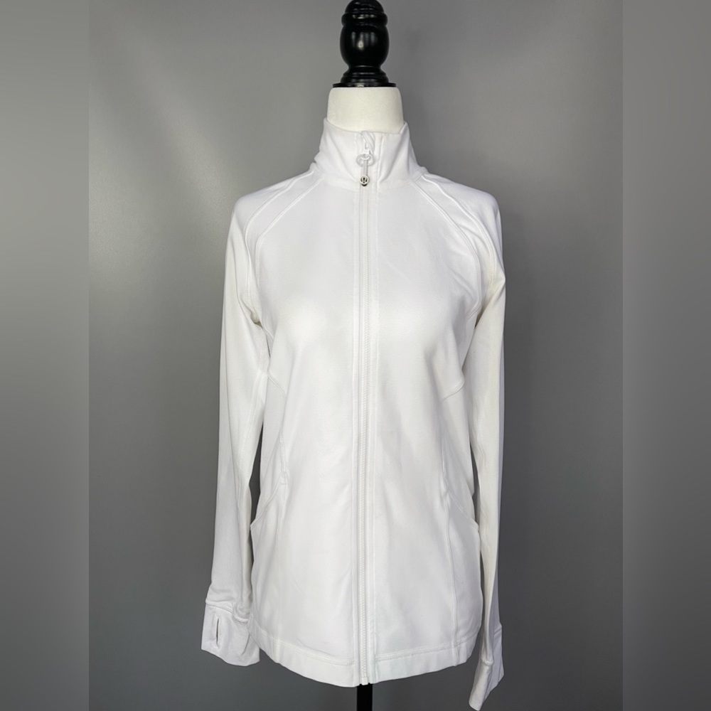Lululemon Define zip up colour white excellent condition